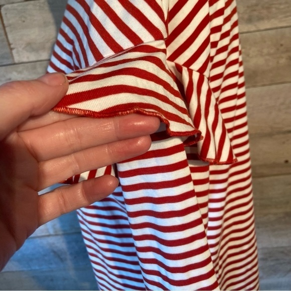 🛍️3/$30 H&M women’s  striped ruffled long sleeved shirt in size medium - Picture 13 of 15